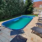 Two-bedroom Near Lägenhet Siófok