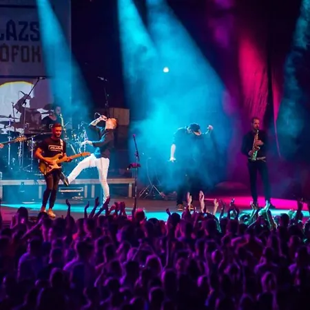 Two-bedroom Near شيوفوك