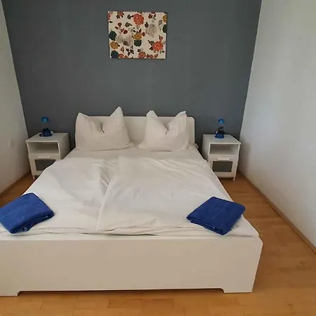 Two-bedroom Near Appartement