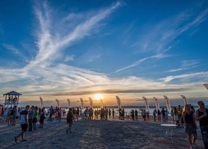 Two-bedroom Near דירה שיופוק