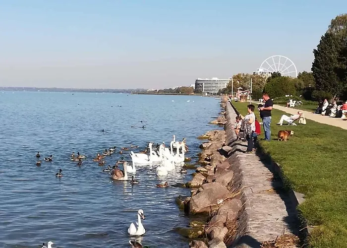 Two-bedroom Near * שיופוק