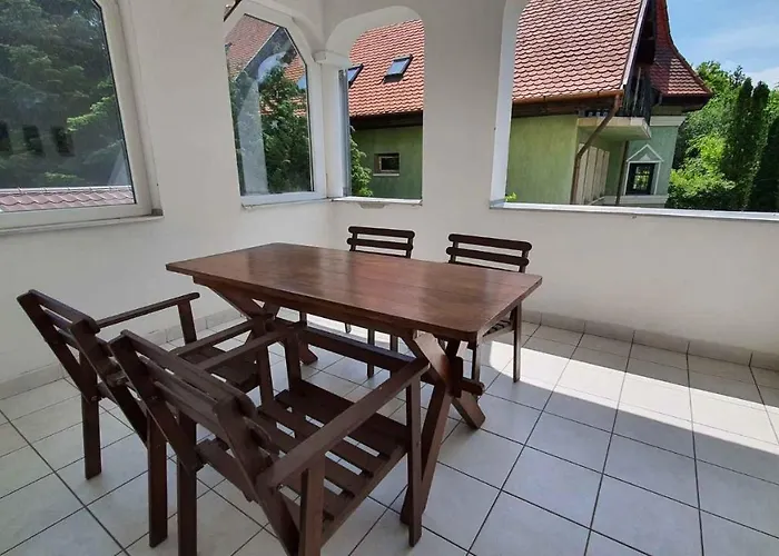 Two-bedroom Near Apartamento *